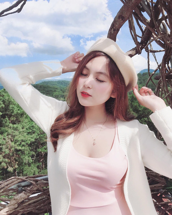 Trần Trân không ngại mặc theo sở thích dù từng bị gièm pha là quá gợi cảm.