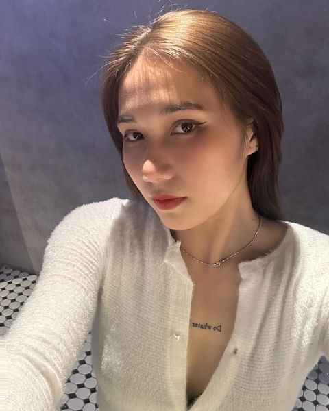 Nguyễn Lan Vy còn được đánh giá cao bởi khả năng công thủ toàn diện, kỹ năng bật nhảy, đập bóng tốt và lối đánh thông minh.