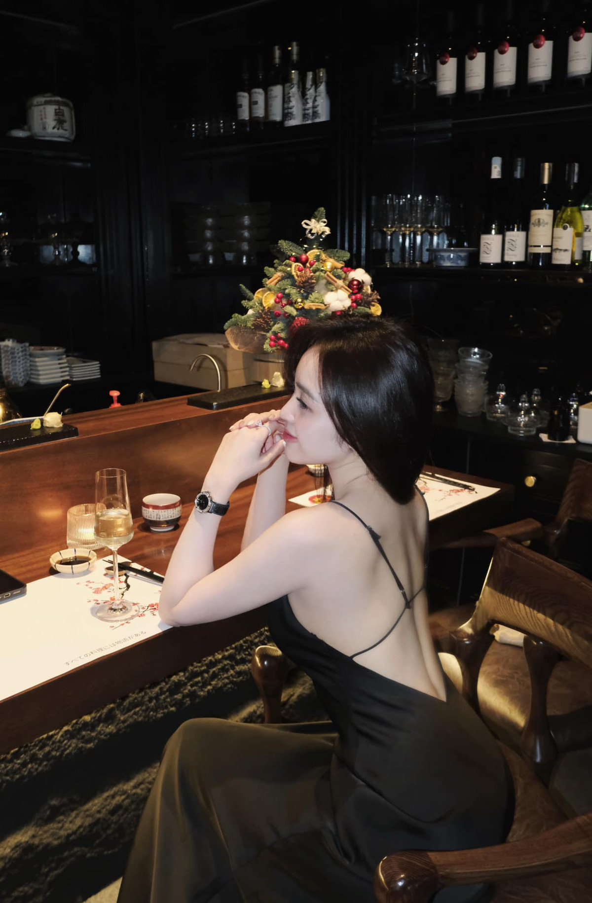 Năm 2020, Phương Anh “gây bão” mạng xã hội Trung Quốc khi hình ảnh cô cùng em gái Phương Uyên xuất hiện trong nhiều bài báo với những lời khen “có cánh” như: “Cặp chị em Việt xinh đẹp, nóng bỏng khiến cư dân mạng không biết chọn chị hay em”, “Hai nữ sinh nhan sắc ấn tượng có thể làm bạn yêu ngay từ cái nhìn đầu tiên”…