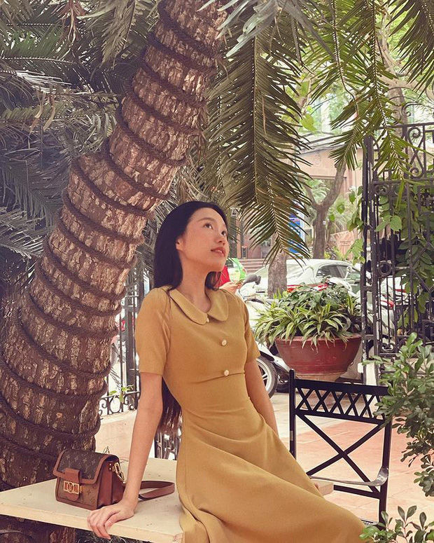 Lướt một vòng trang cá nhân của Hải My, netizen sẽ nhận ra sự xuất hiện của những item có giá từ vài trăm nghìn cho tới vài triệu "chiếm sóng" tới mức nào. Thậm chí, nói cô nàng "nghiện" đồ local brand cũng không hề quá.