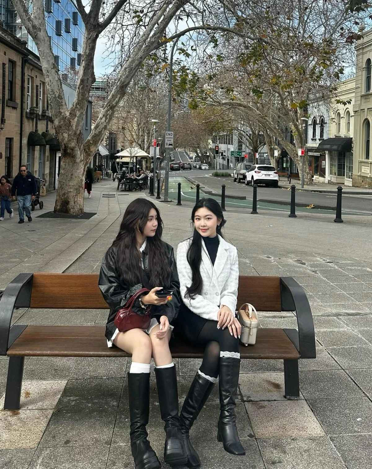 Điều này phần nào phản ánh đến định hướng hình ảnh trong tương lai của Lọ Lem, không còn là một cô bé ngọt ngào, mà sẽ là một quý cô quyến rũ và đầy tinh tế.