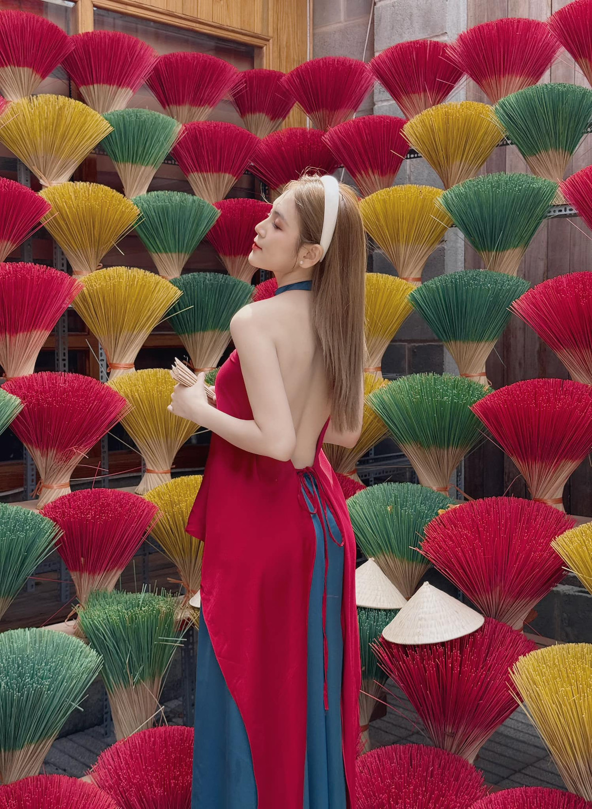 Cũng chính vì có số đo “chuẩn không cần chỉnh” như thế, Trần Trân đã là người mẫu ảnh được nhiều shop thời trang săn đón.