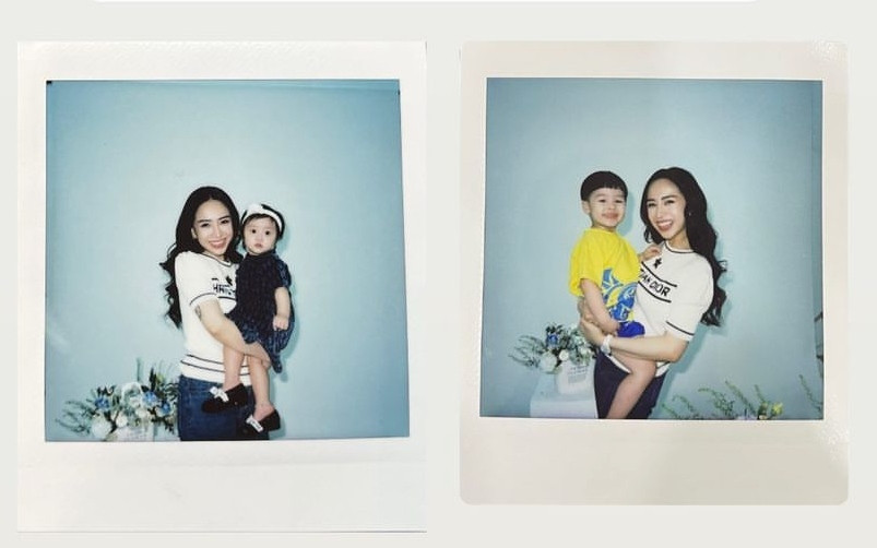 Cụ thể, người này viết: "Sao chị không cho Tít mặc đồ hiệu luôn?". Trước câu hỏi từ khán giả, Joyce Phạm cho biết quý tử vừa mới đi học về đã đến chỗ chụp nên không kịp thay áo quần. Đồng thời, cô cũng muốn tạo sự công bằng giữa các con và tôn trọng sở thích ăn mặc riêng của bé.