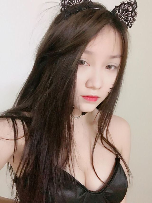 Kiều Anh Hera là một trong những gương mặt streamer đình đám nhất trong làng game Việt. Cô là tay chơi cờ nhân phẩm kỳ cựu của Đấu Trường Chân Lý đã từng làm mưa làm gió tại đấu trường Asus ROG.