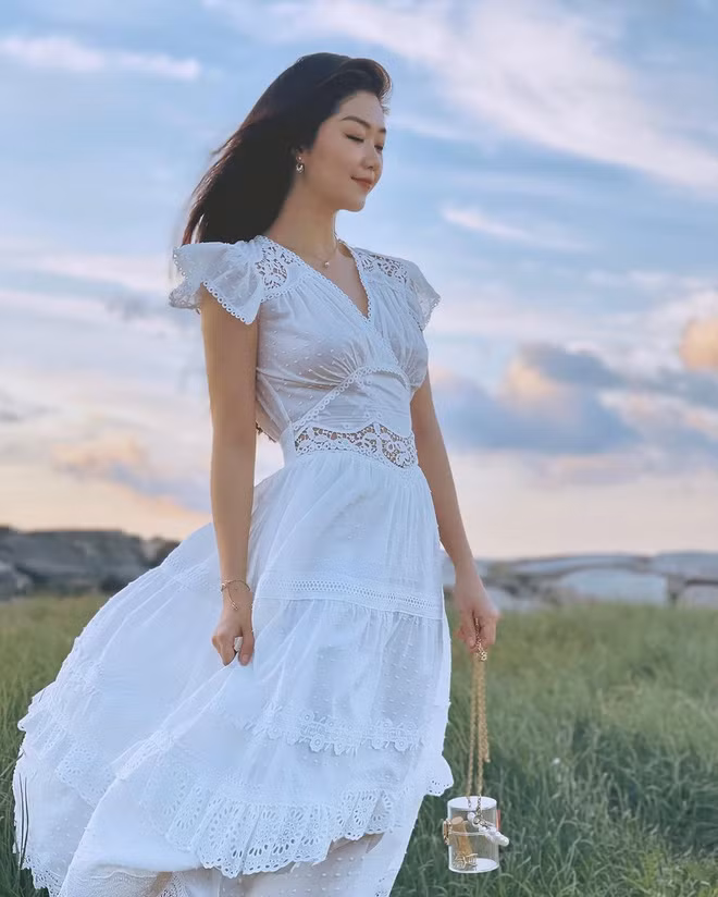 Sau khi được đồng nghiệp tag vào đoạn clip này, Nam Phương cũng xuất hiện ở phần bình luận, tung hứng cùng My Phạm và người làm clip.