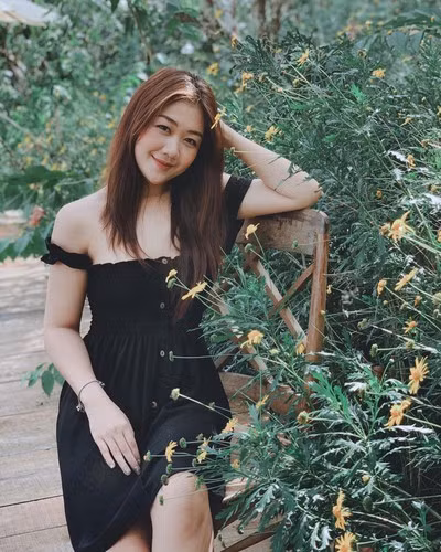 Thậm chí, Nam Phương đùa rằng: "Chị này không phải chị Nam Phương đâu ạ. Chị Nam Phương xinh hơn chị này nhiều lắm ạ".