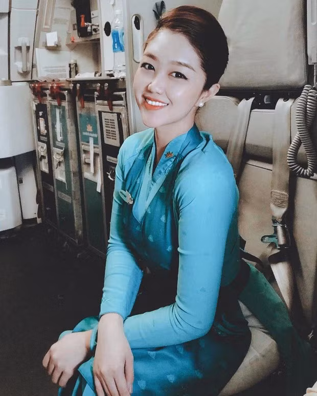 Tôn Nữ Nam Phương (SN 1990), nữ tiếp viên hàng không của Vietnam Airlines là nhân vật có độ hot chẳng kém các KOL với hàng chục đến hàng trăm nghìn followers.