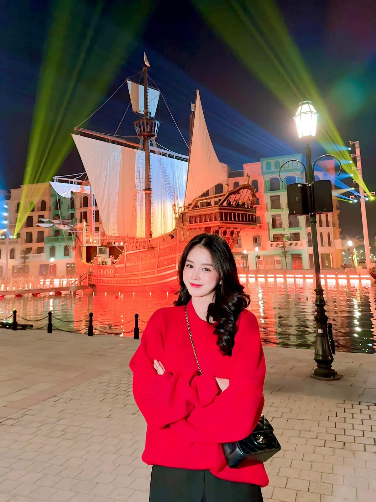 Đến năm 2017, Mie tạo tiếng vang tại The Remix khi hỗ trợ cho team của nam ca sĩ Mai Tiến Dũng. Từ đó cái tên Mie bắt đầu gây sốt trên mạng xã hội.