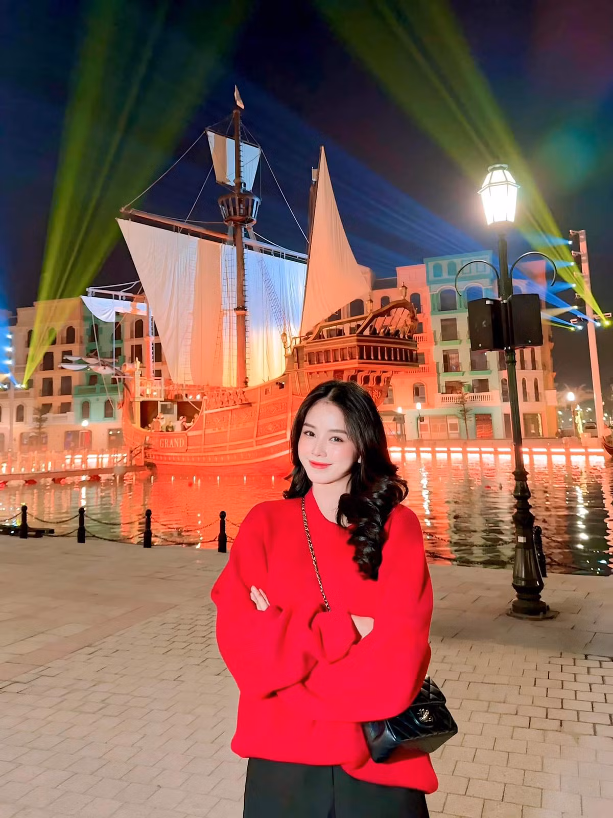 Đến năm 2017, Mie tạo tiếng vang tại The Remix khi hỗ trợ cho team của nam ca sĩ Mai Tiến Dũng. Từ đó cái tên Mie bắt đầu gây sốt trên mạng xã hội.