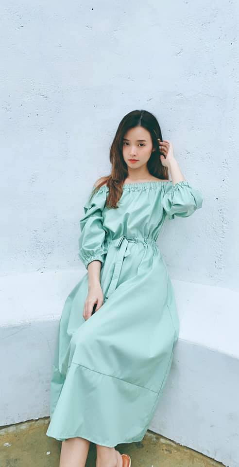 Fanpage Facebook của Midu có hơn 2,3 triệu người theo dõi. Cô từng có nhiều vai diễn ấn tượng trên màn ảnh rộng trong phim "Mẹ chồng", "Thiên mệnh anh hùng", "4 năm, 2 chàng, một tình yêu"...