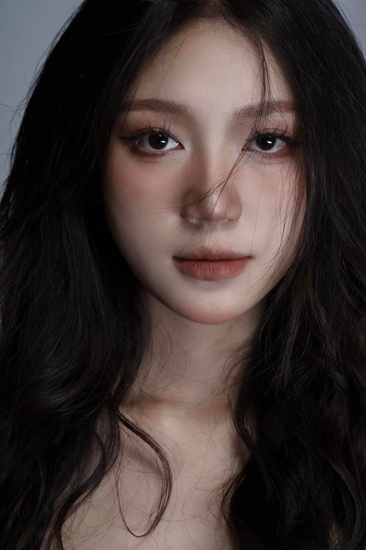 Thùy Dương nổi bật với vẻ đẹp thuần khiết, xinh xắn và đầy nữ tính.