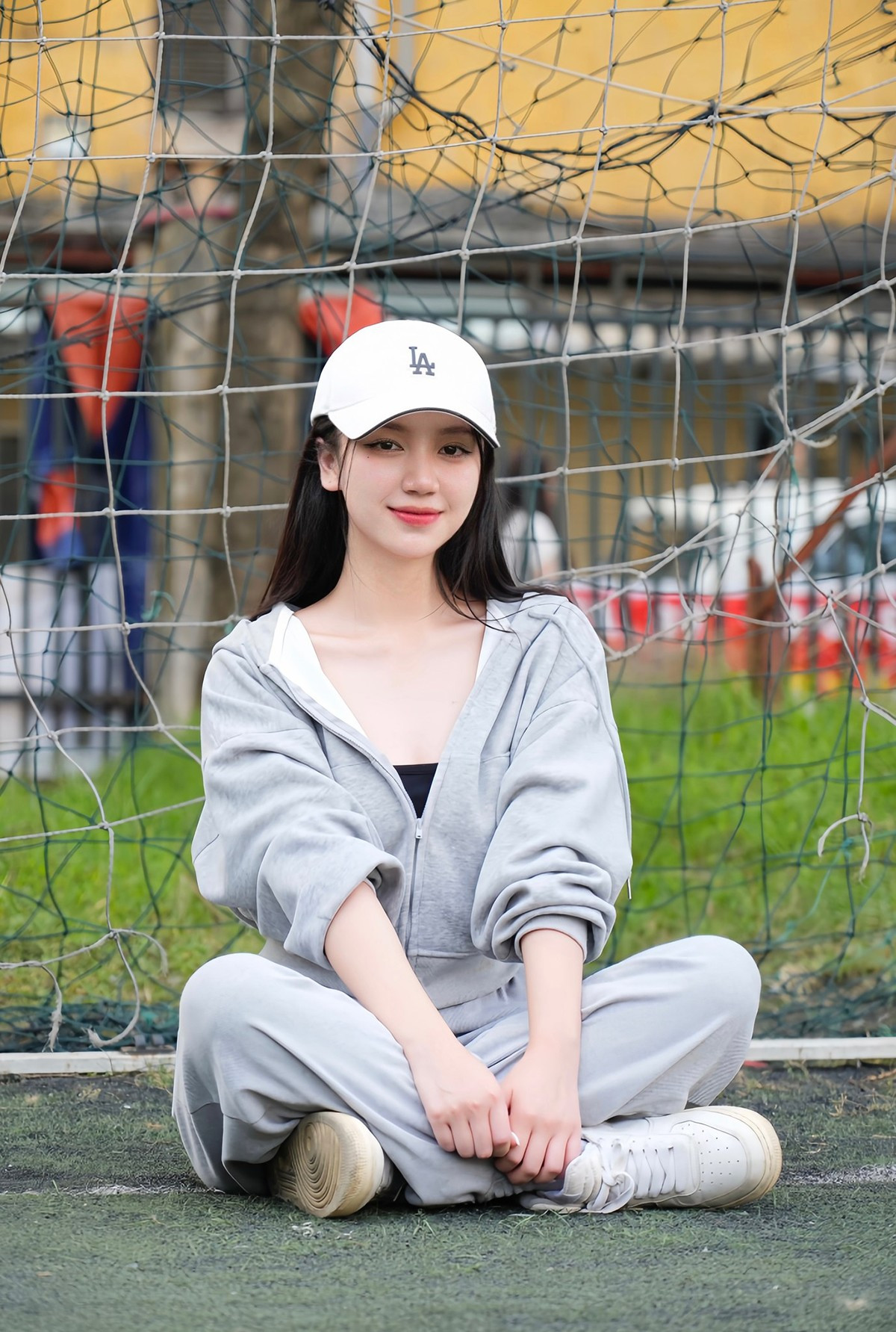 Nhiều người hài hước đẩy thuyền cho Thùy Dương đến với "Chải" và cho rằng "nhan sắc của nữ phụ "ăn đứt" người con gái Chải mất bao công theo đuổi"