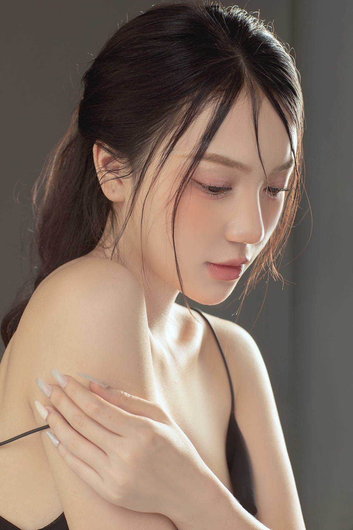 Trước đó, Thuỳ Dương từng góp mặt trong các phim Việt giờ vàng khác như: Đấu Trí; Không Ngại Cưới, Chỉ Cần Một Lý Do, Chúng Ta Của 8 Năm Sau….