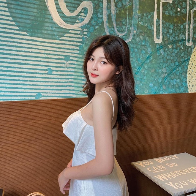 “Xinh chuẩn kẹo ngọt”, nữ sinh trường Hutech làm netizen xao xuyến “Xinh chuan keo ngot”, nu sinh truong Hutech lam netizen xao xuyen