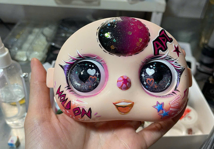 Mẫu mã Baby Three ngày càng đa dạng cũng từ đó công việ vẽ mặt cho búp bê này thịnh hành hơn.