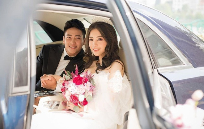 Ngày 5/7, Thảo Nhi Lê gây chú ý khi đăng tải story công khai tình mới. Người yêu của nàng rich kid Việt 9X này là Nguyễn Bảo Long, sinh năm 1985, hiện là chủ một quán bar tại TP HCM.