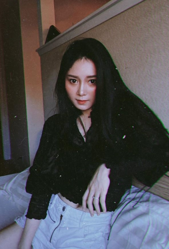 Claret Giang Lê được biết đến là rich kid đình đám trên mạng xã hội. Cô gái từng có đám cưới lộng lẫy, xa hoa nhận được sự trầm trồ từ dân mạng.