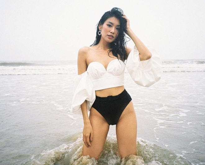 Thảo Nhi Lê (sinh năm 1994) từng sống ở Đức trước khi về Việt Nam lập nghiệp. Rich kid Việt 9X này nhận được sự chú ý của dân mạng khi xuất hiện trên diễn đàn của hội con nhà giàu, có gu thời trang cá tính, hình ảnh gợi cảm.