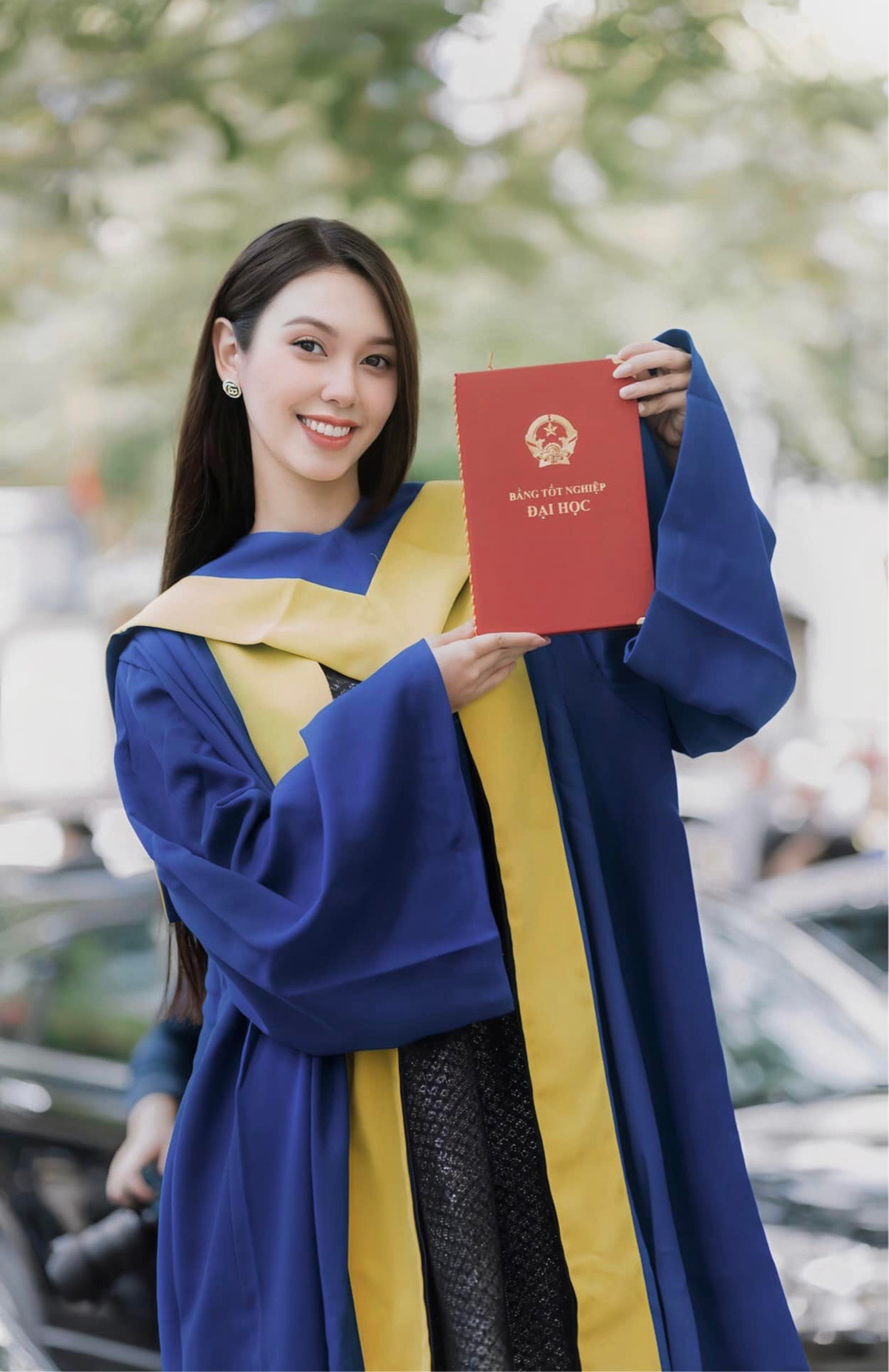 Hà Bùi từng gây chú ý với vai diễn nàng Geisha Hoàng Oanh trong bộ phim truyền hình thuộc loạt phim Cảnh sát hình sự “Biệt dược đen” chiếu trên VTV vào năm 2023, series "Bố vợ tôi là ông trùm",....