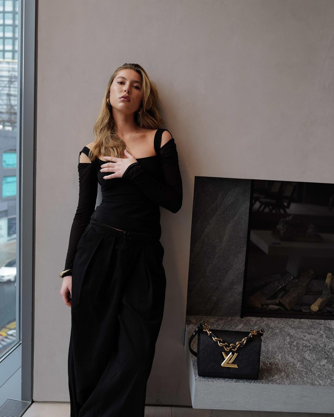 Sự việc nhanh chóng thu hút sự chú ý của netizen. Nhiều người đồng tình với quan điểm của Eve Jobs bởi iPhone 14 bản tiêu chuẩn năm nay có nhiều điểm giống hệt với phiên bản cũ.