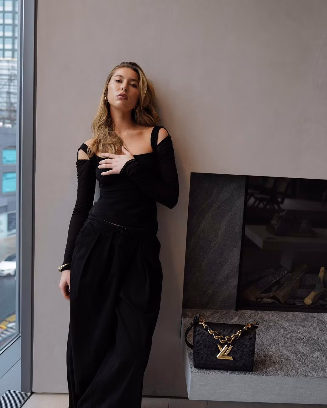 Sự việc nhanh chóng thu hút sự chú ý của netizen. Nhiều người đồng tình với quan điểm của Eve Jobs bởi iPhone 14 bản tiêu chuẩn năm nay có nhiều điểm giống hệt với phiên bản cũ.