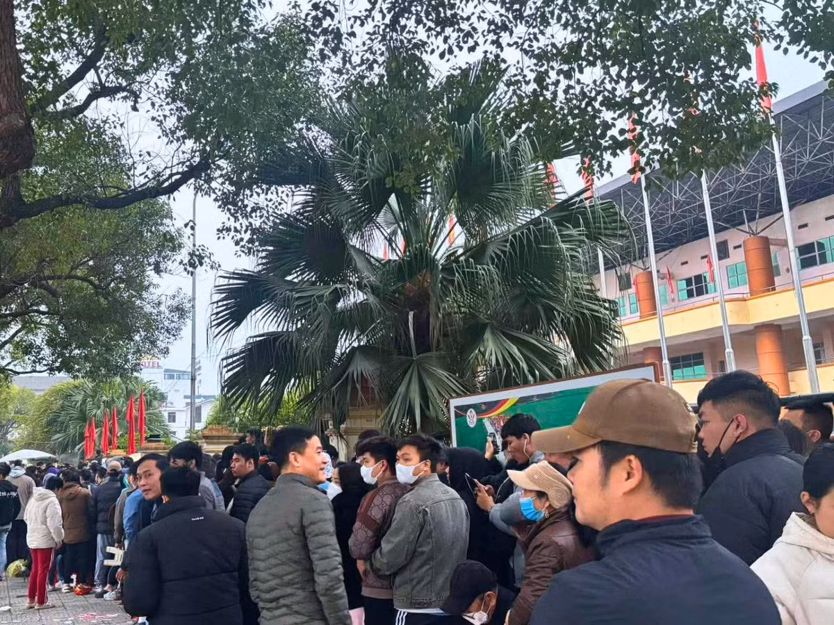 Trước đó, ngày 22/12, VFF đã mở bán theo hình thức trực tuyến vé xem đội tuyển Việt Nam đấu với Singapore ở bán kết lượt về ASEAN Cup 2024.