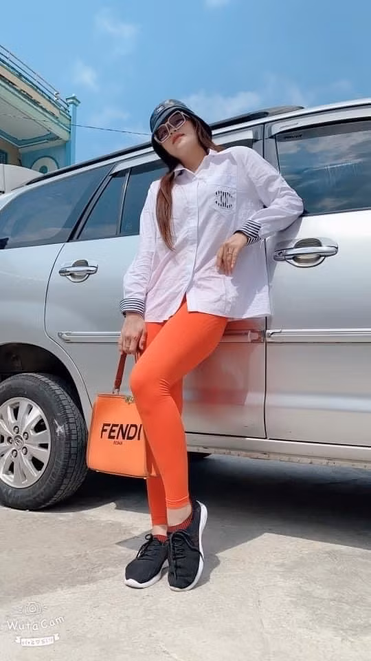 Là thí sinh đạt giải cao nhất trong cuộc thi nhưng Ngân Thảo không dấn thân vào Showbiz mà lựa chọn quay về với đam mê kinh doanh. Đáng nói, dù chuyển hướng sang con đường khác nhưng “Thánh Sún” vẫn nhận được nhiều sự quan tâm và theo dõi của mọi người.