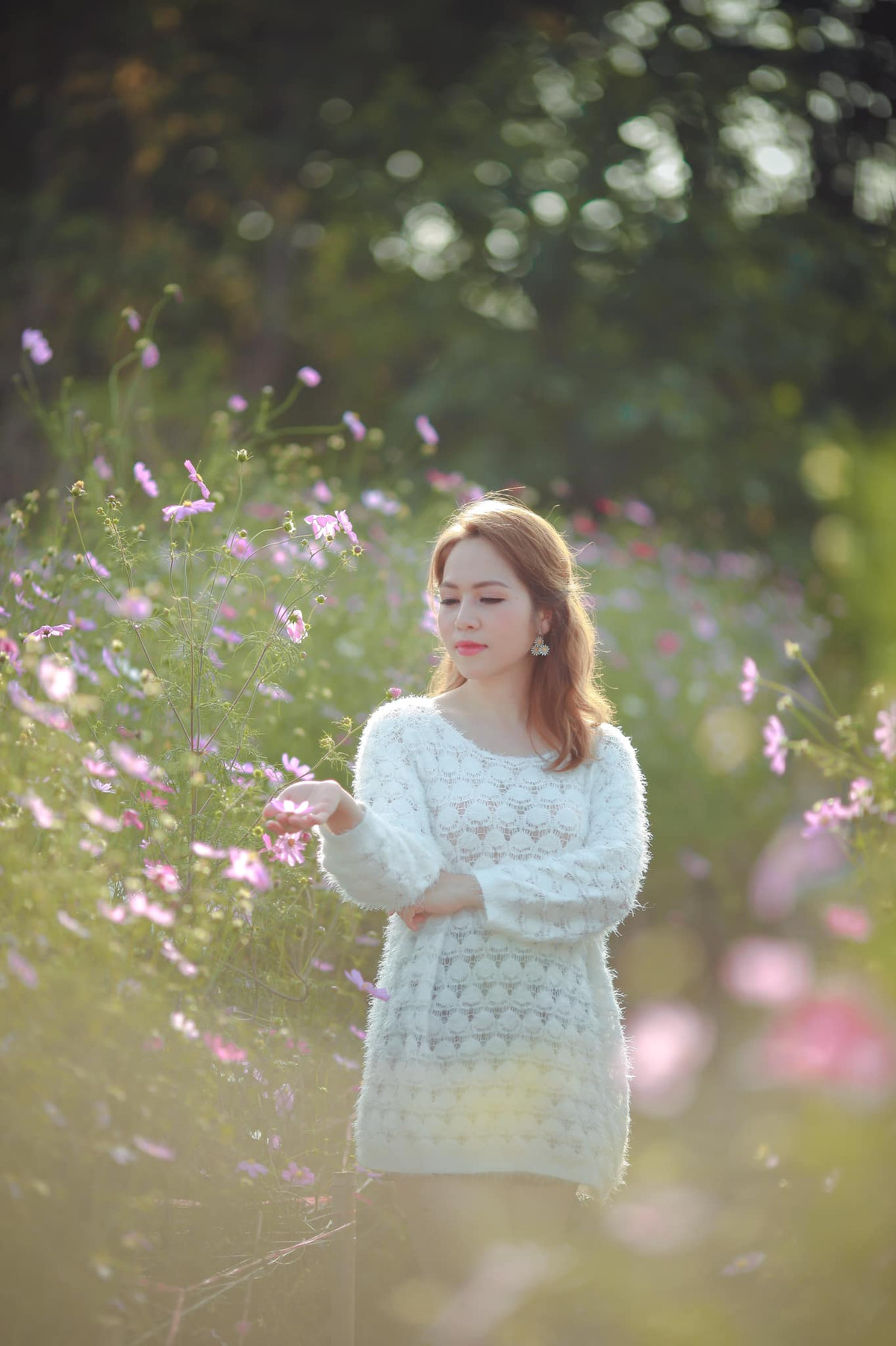 BTV Thư Hiền từng gây sốt mạng xã hội với màn cà khịa "ngồi Mercedes đi một vòng Hà Nội" giữa lùm xùm tình cảm của Quang Hải.