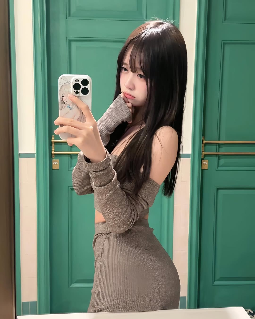 Do muốn hoạt động mạnh mẽ hơn trên mạng xã hội nên đã chuyển sang lĩnh vực streamer, chuyên phát sóng chơi Liên Quân Mobile. Đây cũng là nơi giúp K.O có cơ hội trò chuyện, giao lưu nhiều hơn với người hâm mộ.