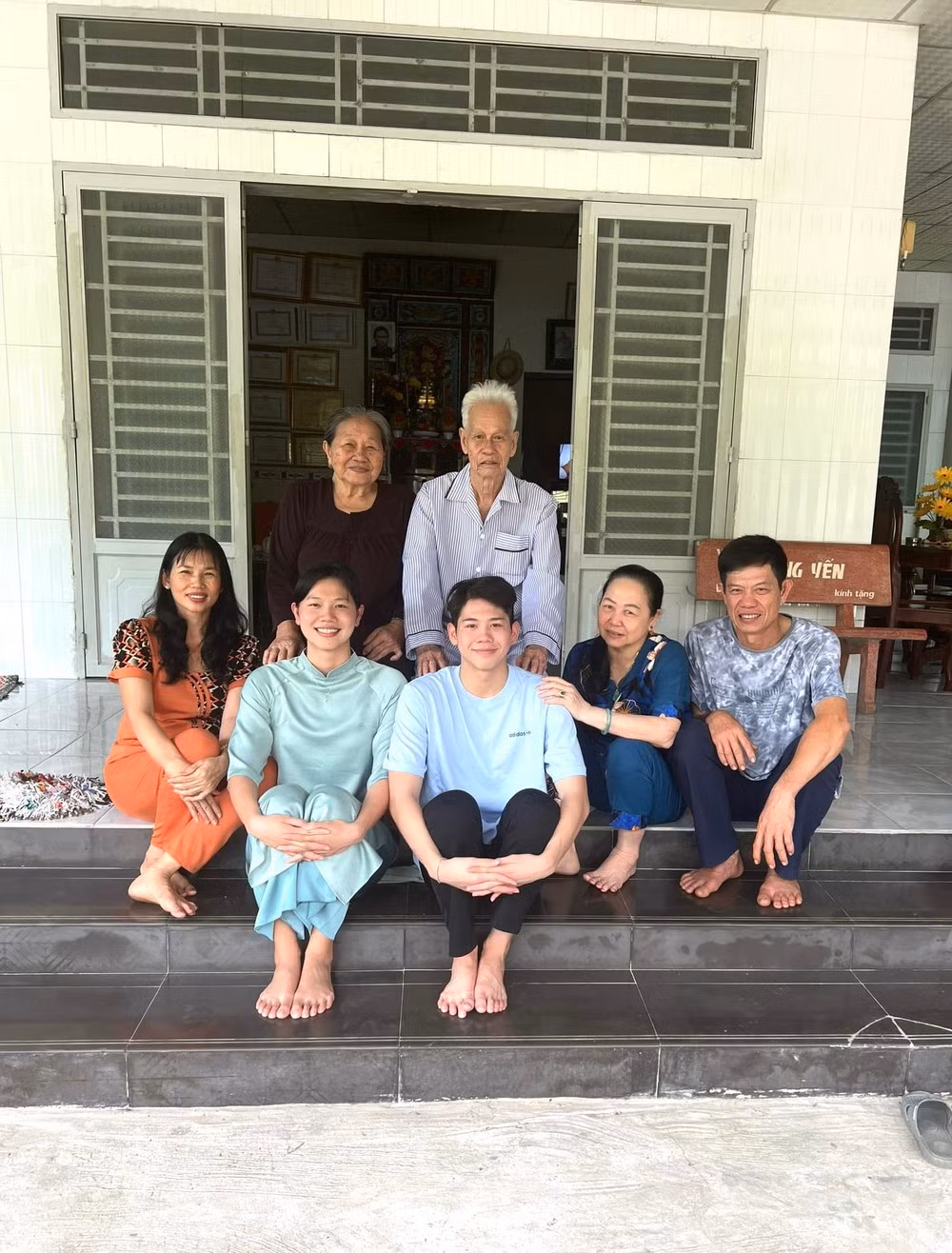 Không còn áp lực và căng thẳng sau những đường đua, Ánh Viên giờ đây là một cô gái bình thường tuổi 26, độc thân và háo hức khám phá thế giới. Người hâm mộ thấy vui khi cô nàng hạnh phúc với cuộc sống hiện tại của mình.