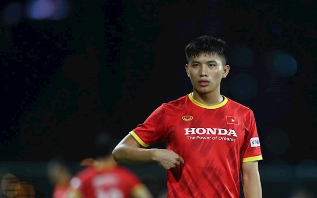 Thanh Bình ít khi cập nhật trang cá nhân và cũng hiếm khi chia sẻ những hình ảnh đời thường của mình, nếu có đăng sẽ chỉ là hình ảnh trên sân cỏ.