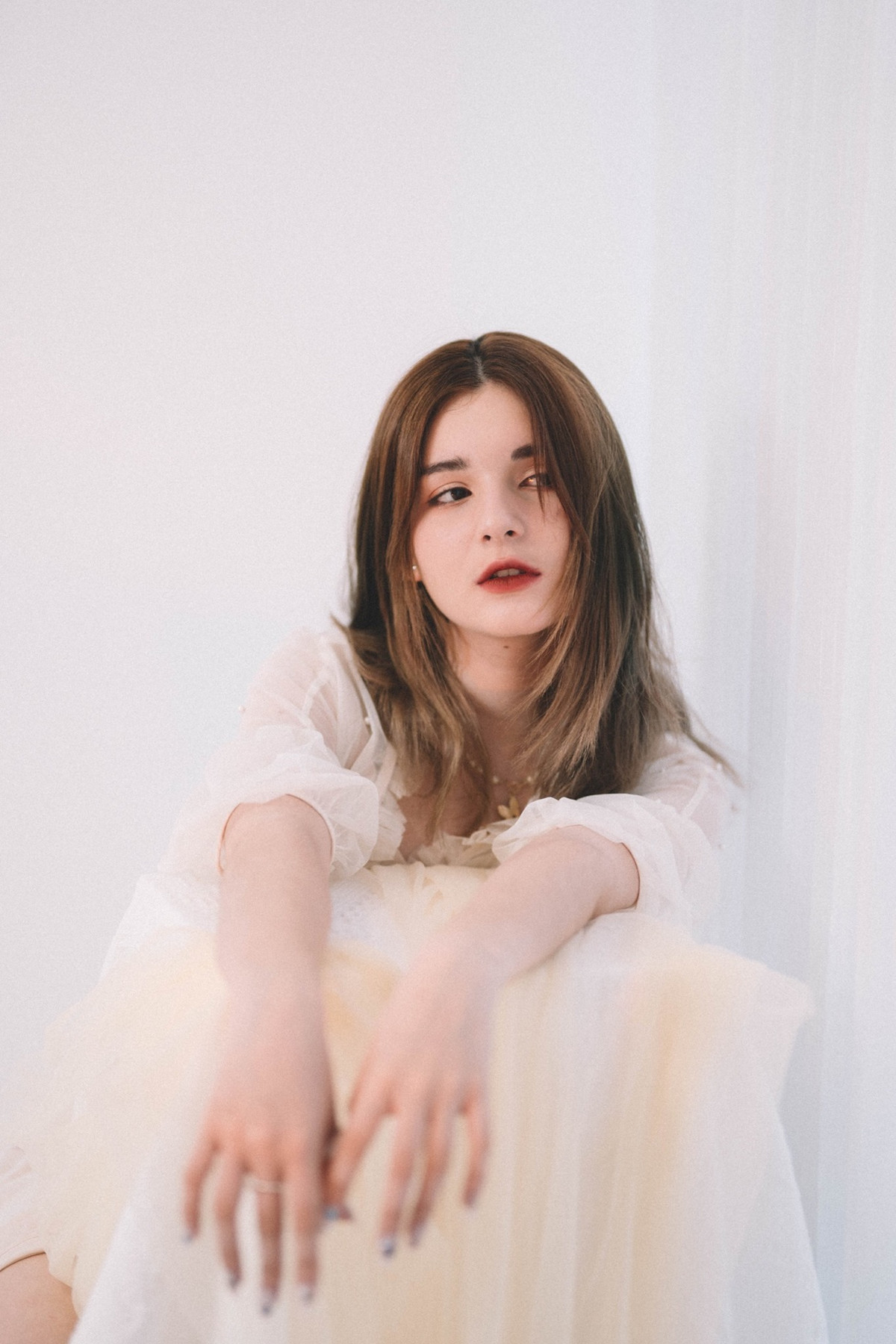 Tuy nhiên, đến năm 2016 do phải tập trung hơn vào việc học, Ngọc Hằng tạm dừng việc học khiêu vũ lại.