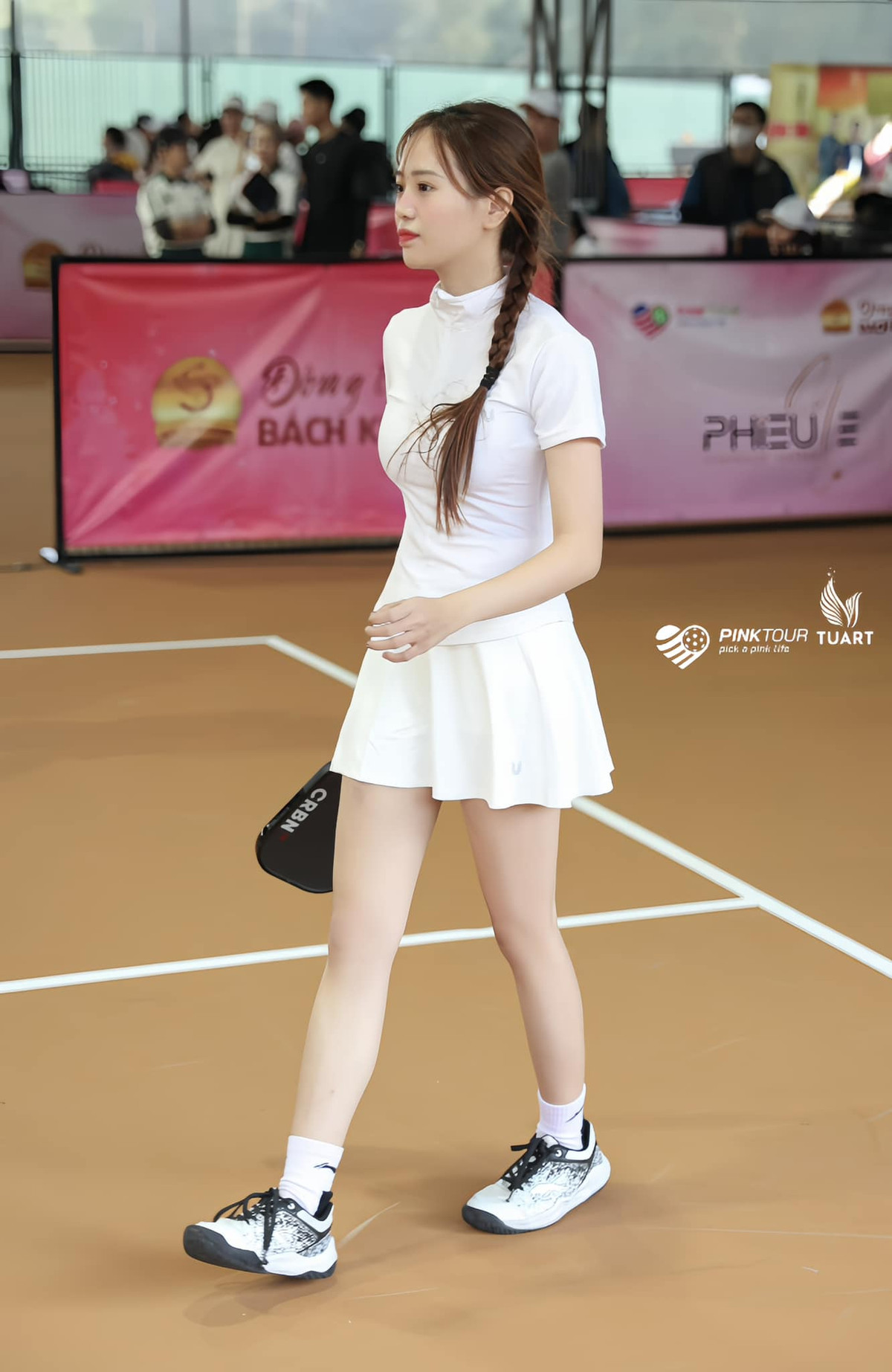Mai Linh hạn chế triệt để những bộ cánh hở hang, gặp nhiều drama trước đó với bộ môn Pickleball.