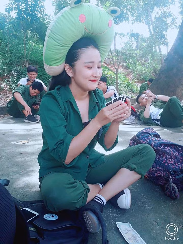 Với những cha mẹ có con gái, chắc chắn khi nghe con có những lựa chọn theo đuổi các ngành nghề nặng nhọc sẽ tỏ ra băn khoăn, thậm chí ra sức cấm cản vì dù không có quy định nào về giới tính khi đăng ký ngành học và bố mẹ Mỹ Phượng cũng vậy.