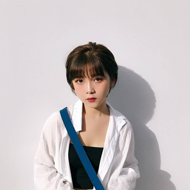 Chẳng cần cất kĩ chiều cao khiêm tốn 1m50 của bản thân, Gia Nghi vẫn thường xuyên đăng những tấm hình chụp toàn thân.