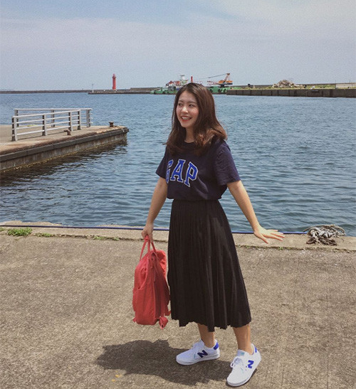 Tuy không phải là cô nàng nổi tiếng nhất trong số các hot girl Việt đang làm MXH Instagram chao đảo nhưng Mẫn Tiên lại là nhân tố tạo nên màu sắc bởi cách mix đồ thời trang.