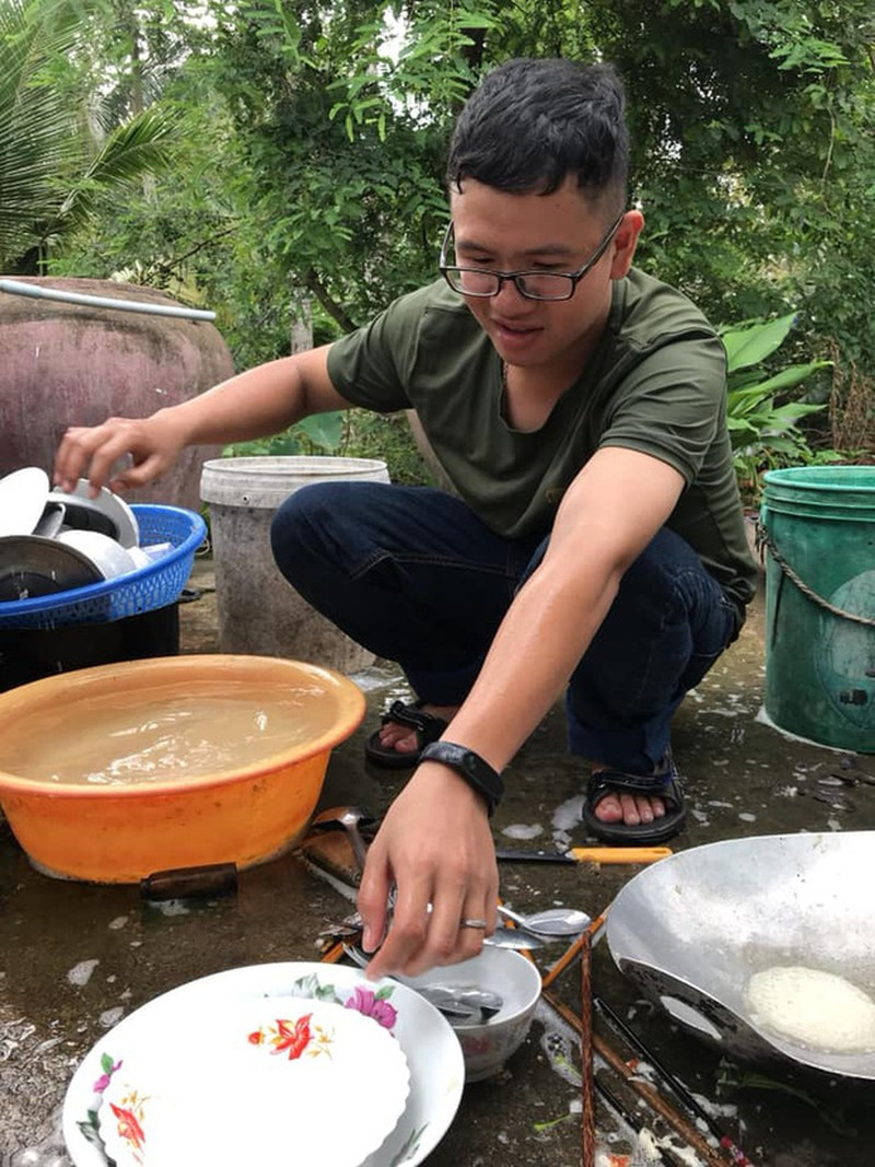 Phải thừa nhận rằng, việc các đấng mày râu sẵn sàng san sẻ công việc gia đình với hội chị em là điều vô cùng đáng quý. Nó thể hiện tinh thần công bằng xã hội, đặc biệt khi cả 2 sẵn sàng vì nhau.