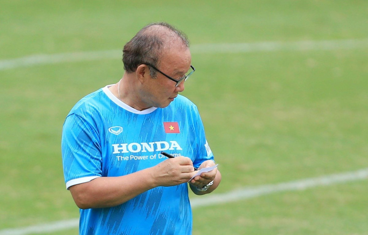 Tuy nhiên, HLV Park Hang Seo vẫn nhấn mạnh rằng ông không bao giờ mạo hiểm với chấn thương của các cầu thủ, bởi mình luôn nghe theo ý kiến của bác sĩ cũng như tâm tư, nguyện vọng của các học trò.