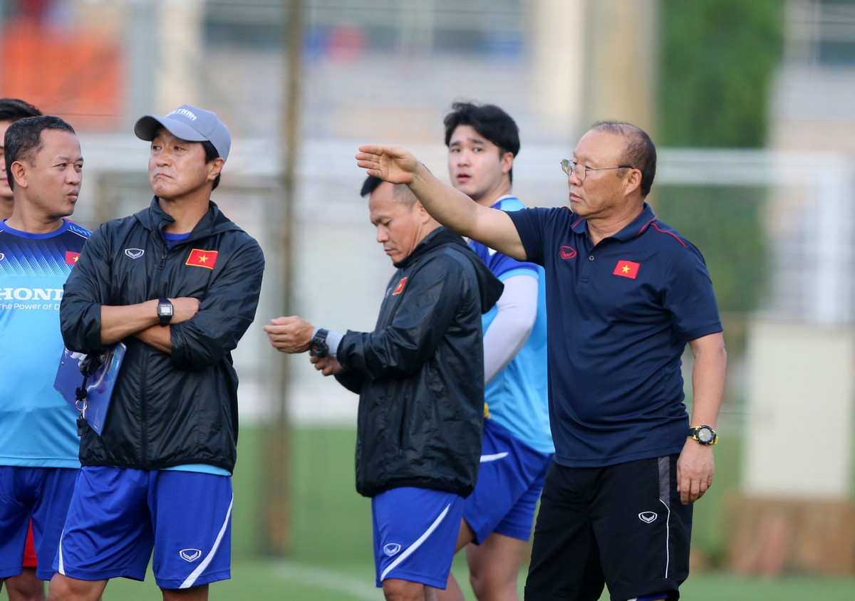 Nhìn đi, nhìn lại bộ khung đội tuyển Việt Nam từng thành công tại ASIAD 2018, AFF Cup 2018 hay mới nhất là bảng G vòng loại World Cup 2022 khu vực châu Á chẳng mấy suy chuyển.