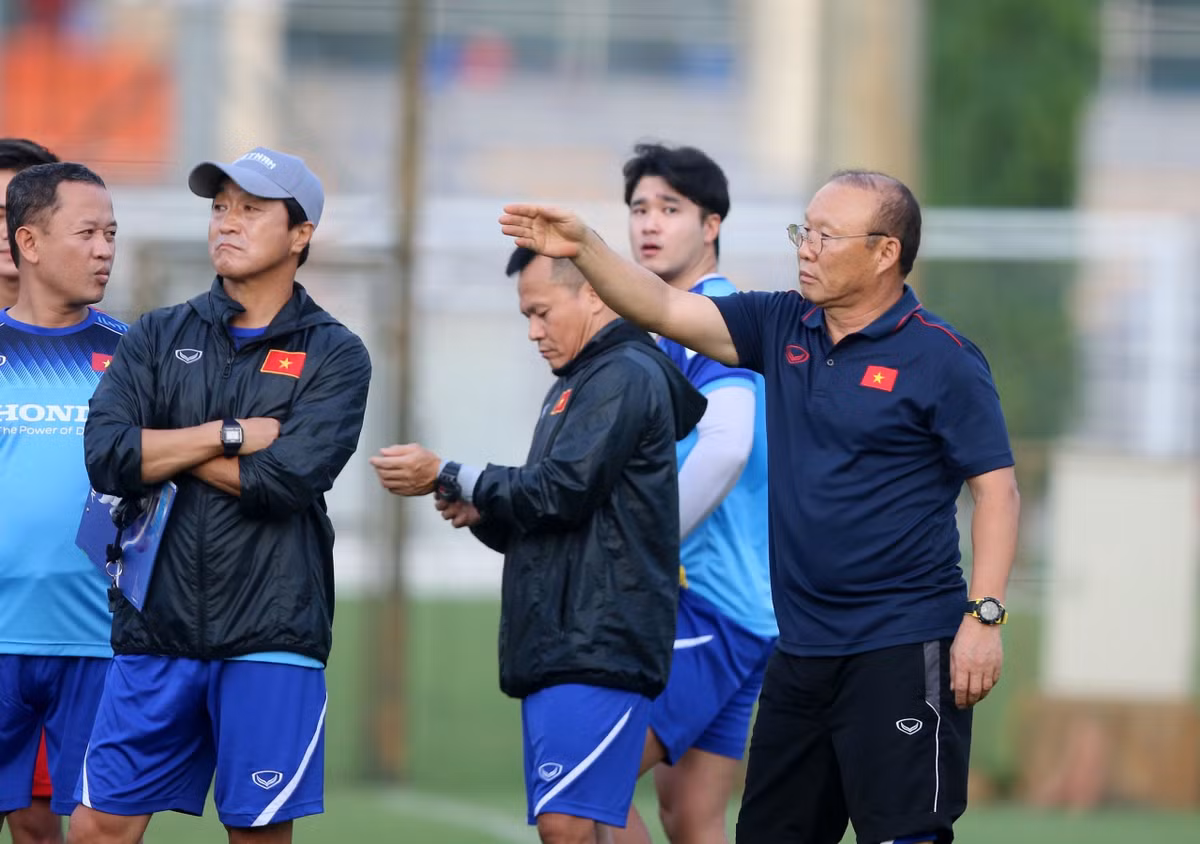 Nhìn đi, nhìn lại bộ khung đội tuyển Việt Nam từng thành công tại ASIAD 2018, AFF Cup 2018 hay mới nhất là bảng G vòng loại World Cup 2022 khu vực châu Á chẳng mấy suy chuyển.