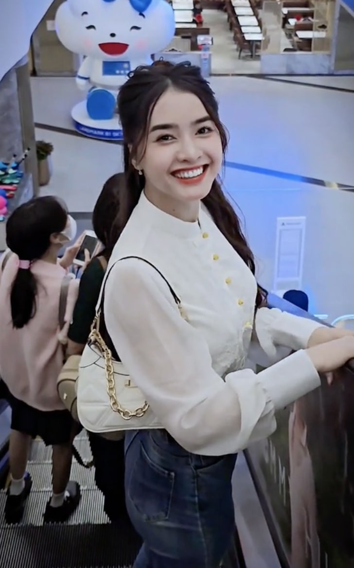 Mới đây, sau một thời gian không còn viral như trước, netizen bày tỏ sự bất ngờ với diện mạo hiện tại của Yona Cươn.