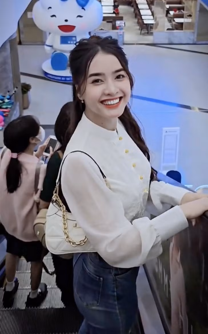 Mới đây, sau một thời gian không còn viral như trước, netizen bày tỏ sự bất ngờ với diện mạo hiện tại của Yona Cươn.