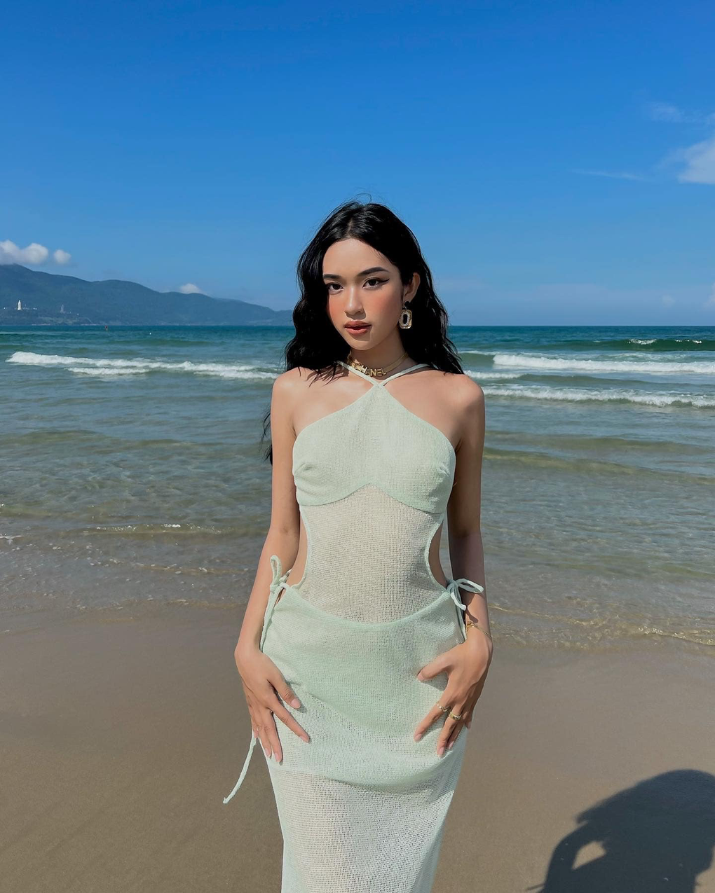 Nữ chính "Tỏ tình hoàn mỹ" luôn biến hóa đa dạng nhiều phong cách thời trang khác nhau, từ cá tính, phá cách cho đến "bánh bèo", dịu dàng.