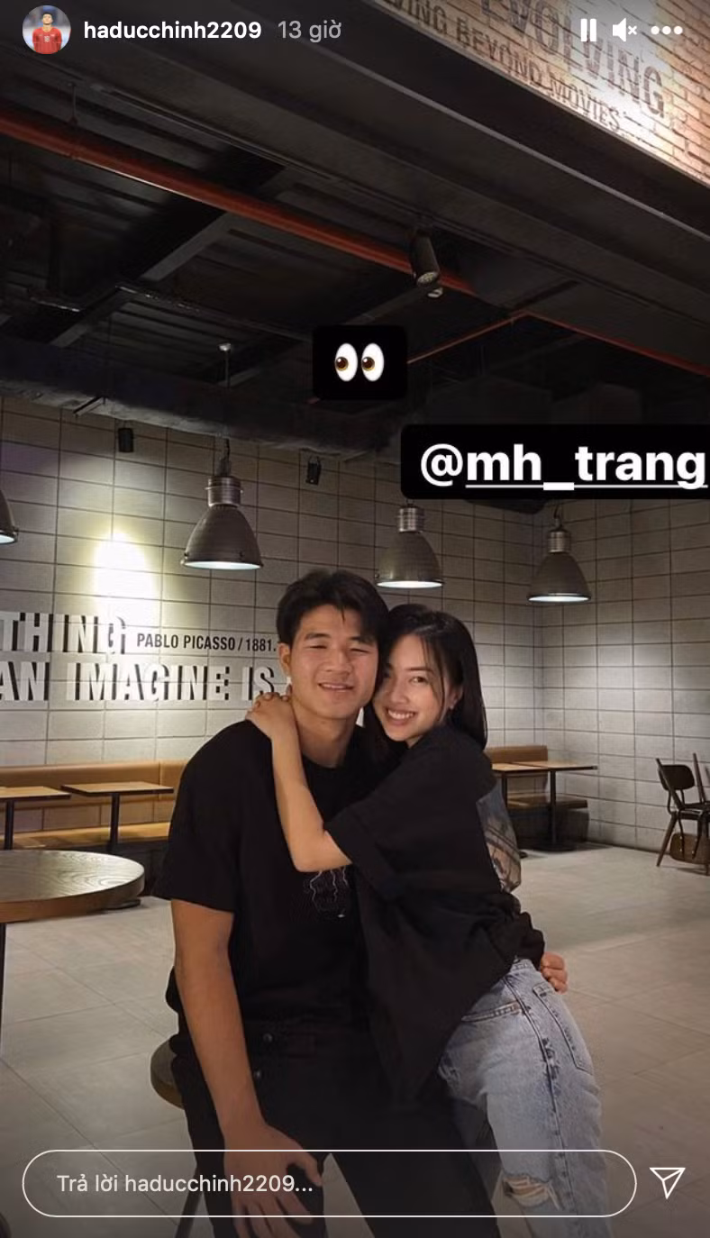 Trước đó ngày 22/2/2022, Hà Đức Chinh và Mai Hà Trang đã làm lễ ăn hỏi và thành hôn ở quê nhà cô dâu - thành phố Bắc Giang.