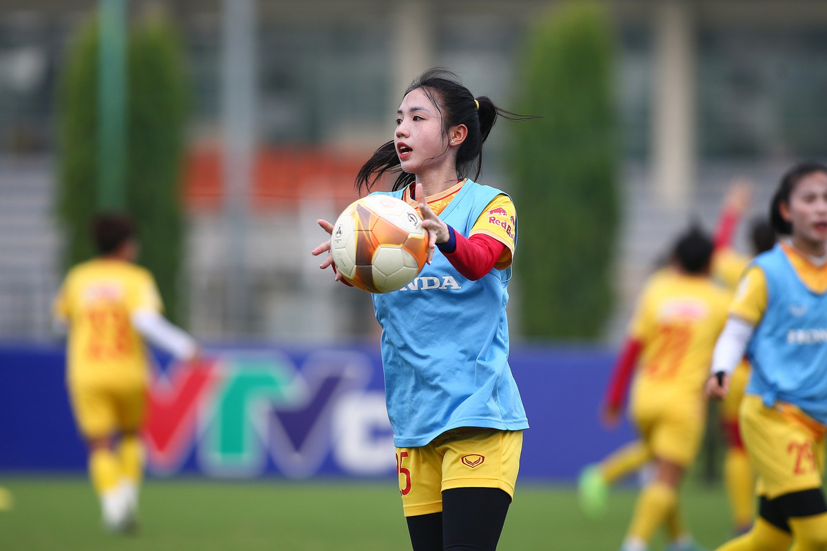 Trần Thị Duyên sở hữu gương mặt xinh xắn, nhỏ nhắn, được nhiều người nhận xét là đẹp như búp bê.