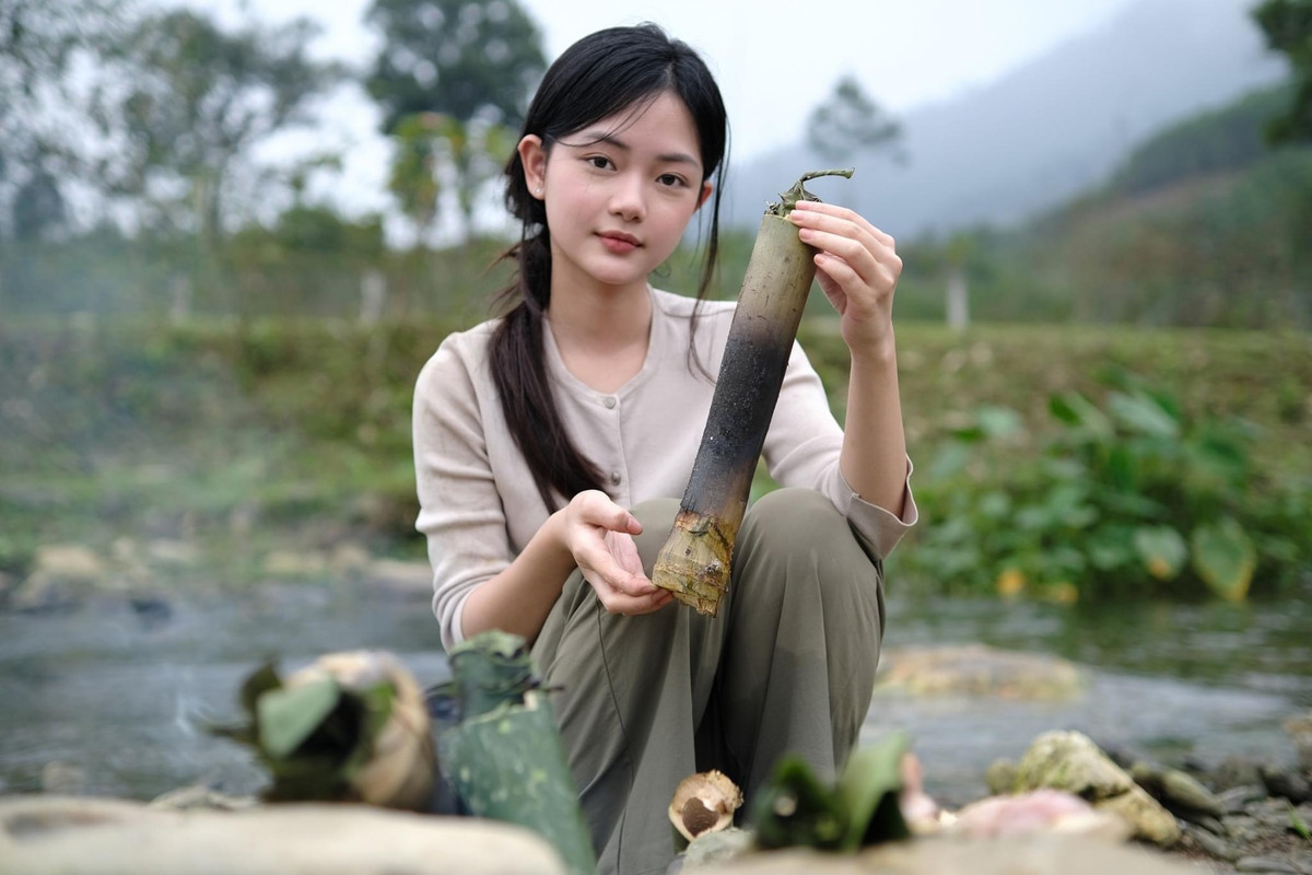 Đối với những video có nội dung đơn giản, nhóm của Lâm Anh mất khoảng 10 - 15 ngày để thực hiện. Còn những video cần phải đi xa, lấy bối cảnh ở nhiều nơi thì thời gian sẽ kéo dài hơn.