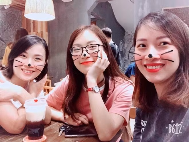 Bên cạnh đó, Khánh Vy còn thành công trong nhiều lĩnh vực khác như diễn giả, YouTuber, TikToker, đại sứ cho các thương hiệu…