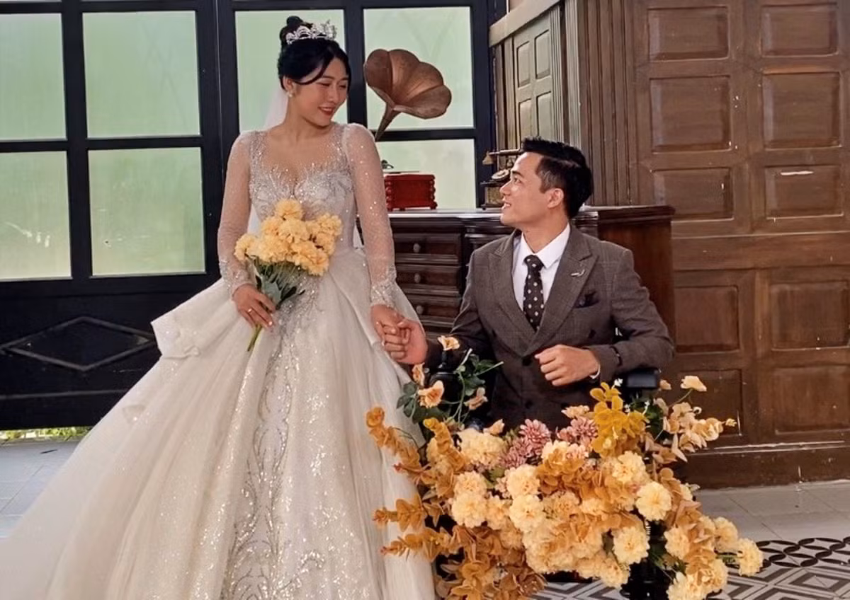 Dù không có được ngoại hình xinh đẹp như bao cô gái khác nhưng cô dâu tí hon lại có trái tim nhân hậu khiến chú rể say đắm thì sao? Chúng ta vốn không phải là người trong cuộc nên đừng vội phán xét người khác khi chưa hiểu rõ sự tình.