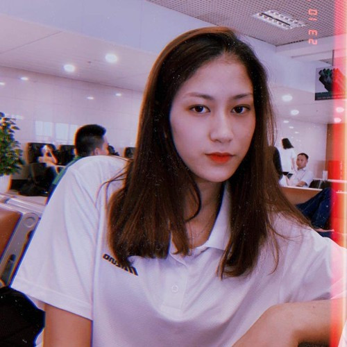 Bóng chuyền cũng là bộ môn giúp Kiều Trinh có được chiều cao nổi bật lên đến 1m77 và body thon gọn, săn chắc.