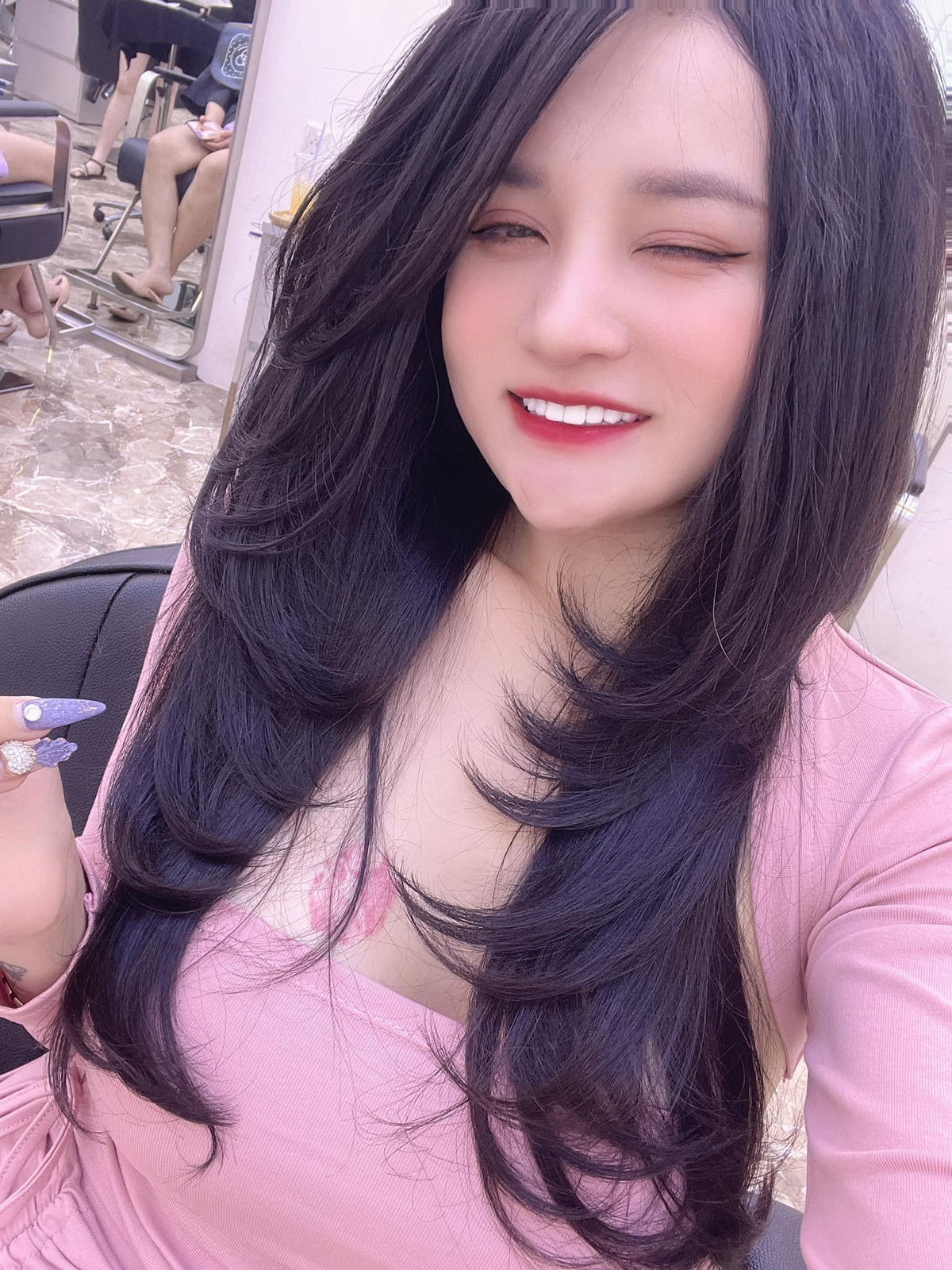 Thậm chí, Thanh Vân còn lấn sân tham gia vào các đấu trường nhan sắc và đoạt ngôi Á hậu 3 tại Sắc Đẹp Hoàn Mỹ Toàn Cầu.